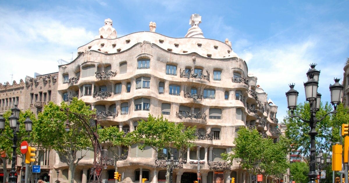 Las 6 fachadas más famosas de Barcelona 4 | Potspintura.com