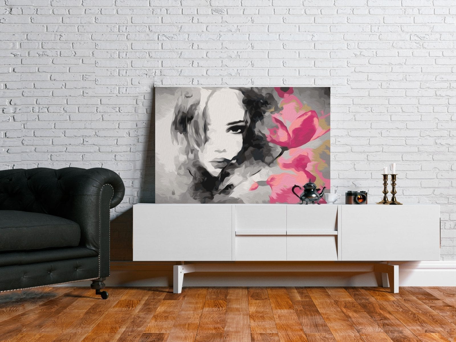 Cuadro para colorear - Retrato en blanco y negro con una flor rosa 2 | Potspintura.com